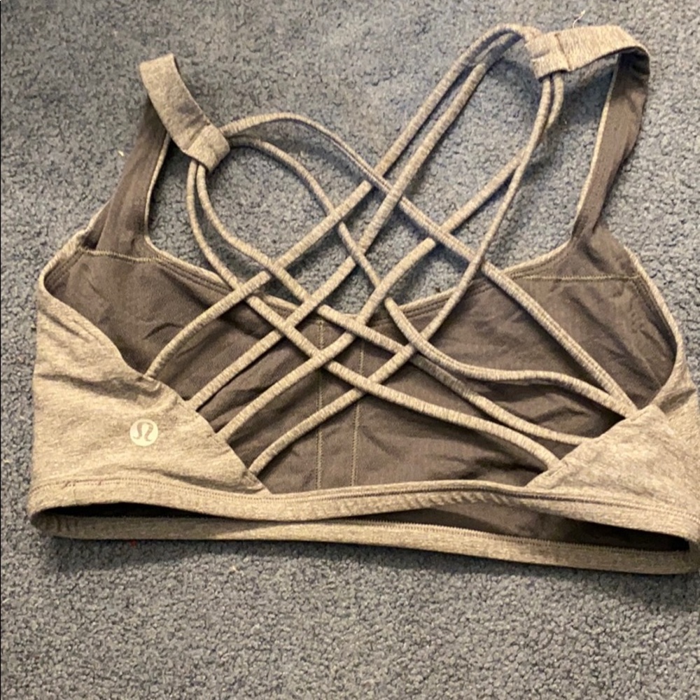 Lululemon sports bra